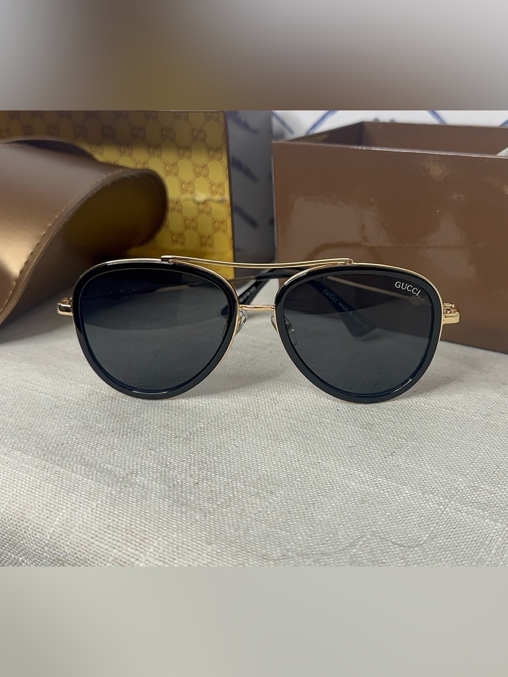 New in Box Gucci GG0062s Aviators with case